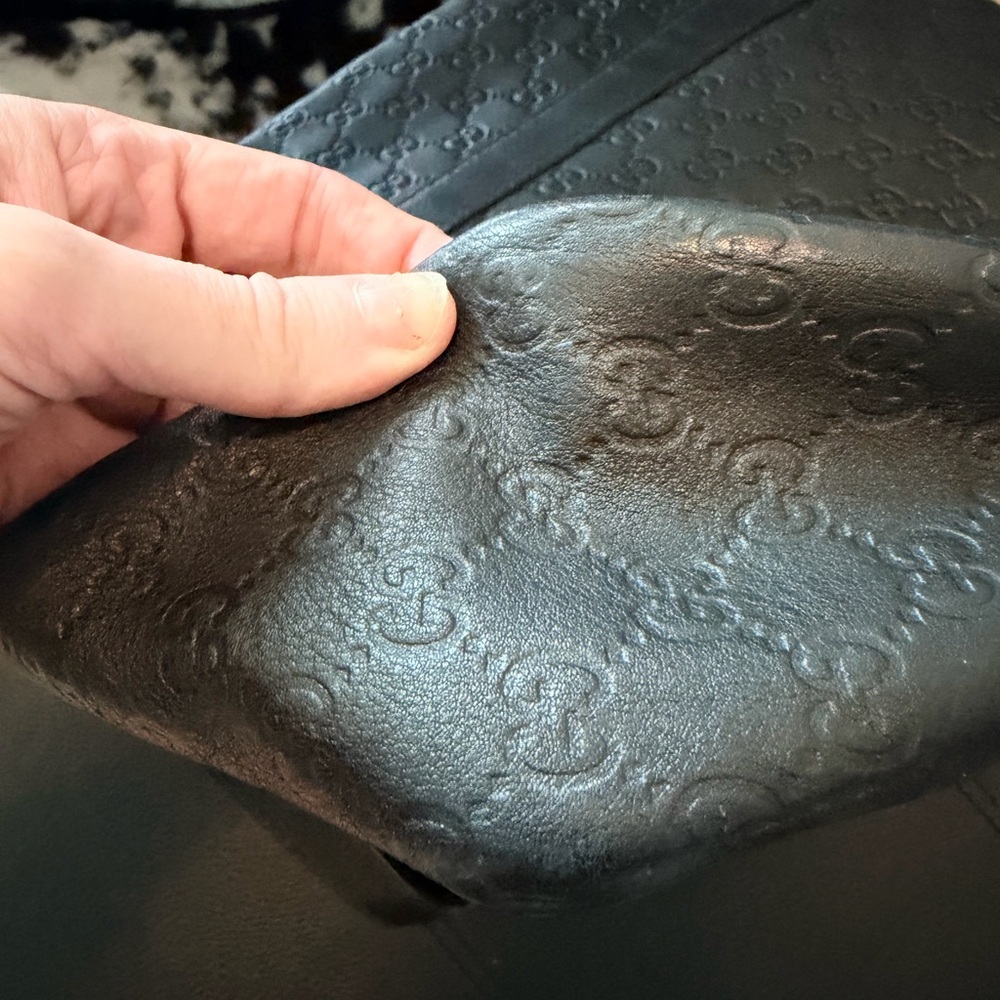 Gucci Black Embossed GG Leather Messenger Bag - Picture 9 of 10